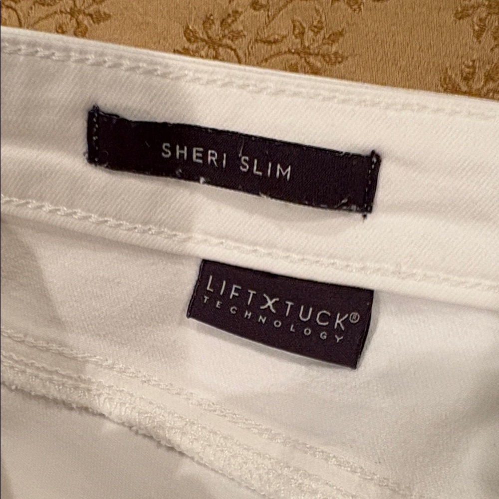 NWOT NYDJ Women's White Straight Leg Jeans, Cotton Blend, “Sheri Slim, 6 - Picture 6 of 12